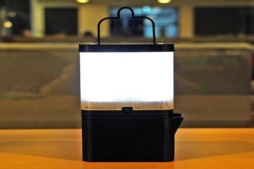 Tin công nghệ: Đèn LED phát sáng bằng nước muối